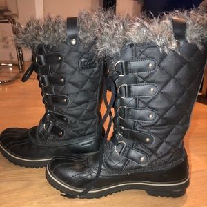 BARELY WORN SOREL SNOW BOOTS‼️